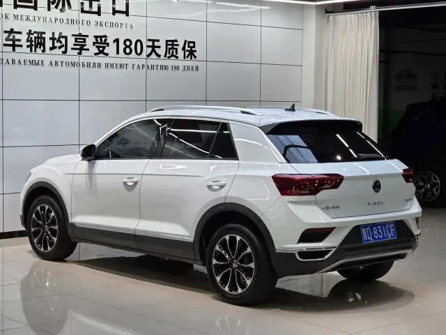 Volkswagen T-Roc — Фото автомобиля 4