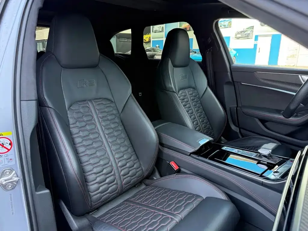 Audi Audi RS 6 2022 RS 6 4.0T Avant — Фото автомобиля 25