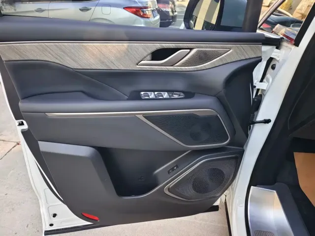 Wey Alpine — Фото автомобиля 10