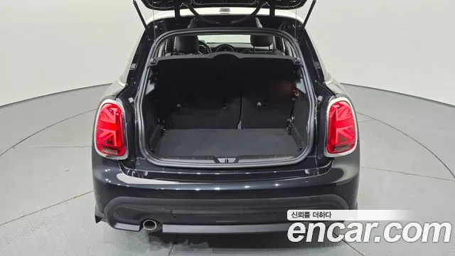 Mini Cooper Cooper 5 дверей Classic — Фото автомобиля 16