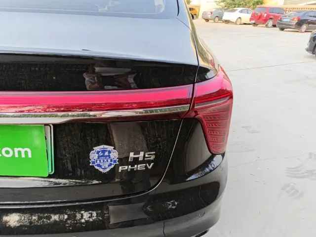 Hongqi H5 PHEV — Фото автомобиля 7