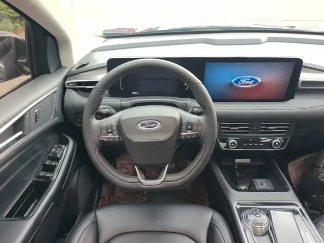Ford Edge — Фото автомобиля 10
