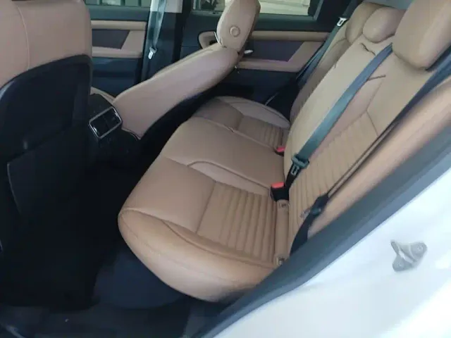 Land Rover Discovery Sport — Фото автомобиля 12