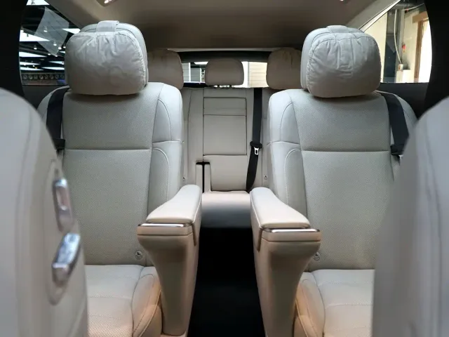 Li Auto MEGA — Фото автомобиля 12