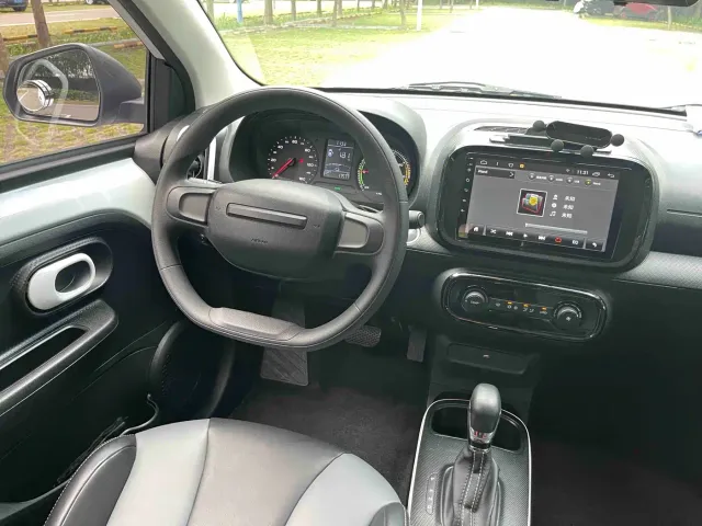 Roewe Clever — Фото автомобиля 11