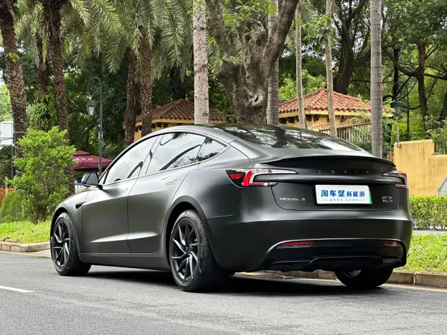 Tesla Model 3 — Фото автомобиля 3