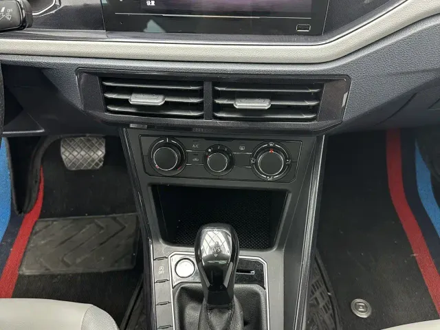 Volkswagen Lavida — Фото автомобиля 14