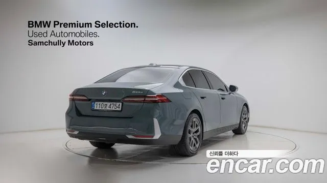 BMW 5-Series — Фото автомобиля 2