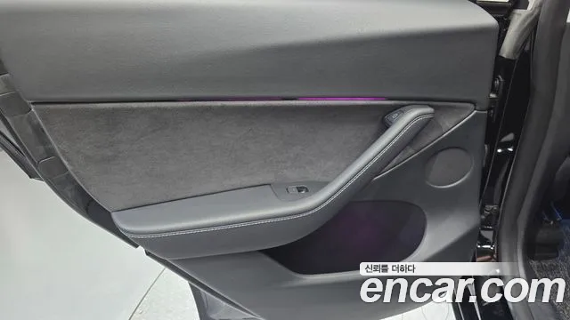 Tesla Model Y — Фото автомобиля 25