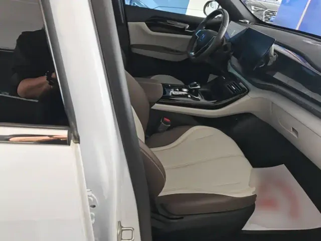 BYD Qin PLUS — Фото автомобиля 24