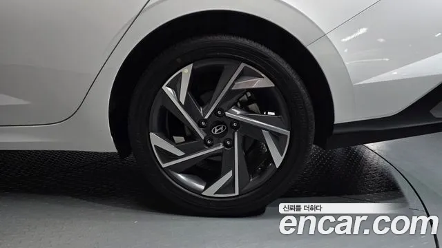 Hyundai Avante CN7 — Фото автомобиля 6