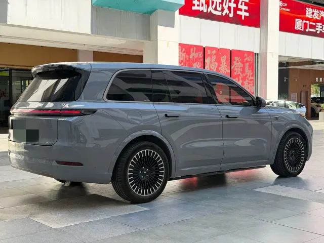 Li Auto L9 — Фото автомобиля 4