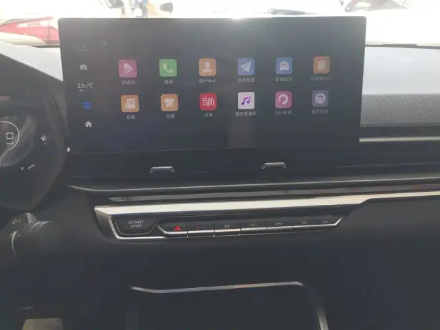 Geely Emgrand — Фото автомобиля 13
