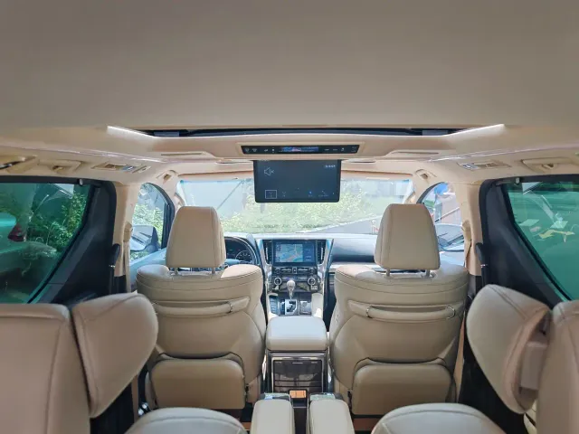 Toyota Alphard 2021 Hybrid 2.5L Premium — Фото автомобиля 12