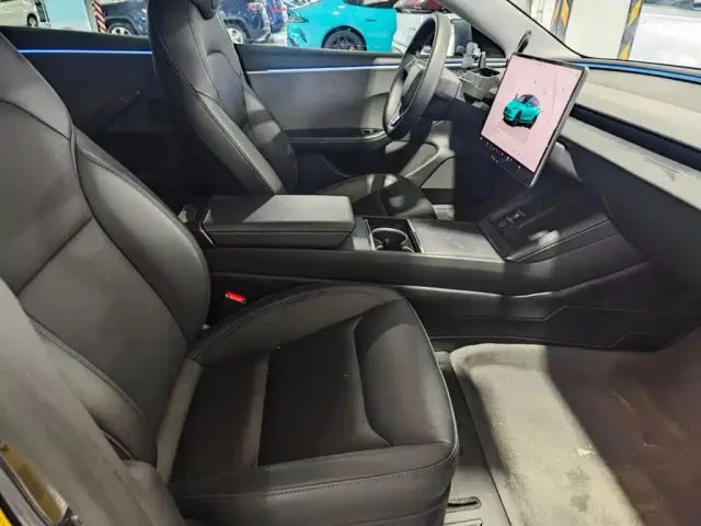 Tesla Model 3 2023 Rear-Wheel Drive — Фото автомобиля 7
