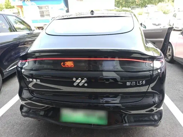 IM Motors LS6 — Фото автомобиля 3