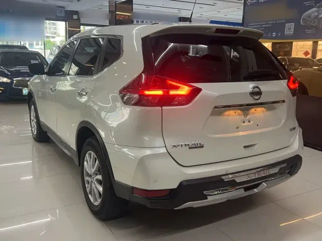 Nissan X-Trail — Фото автомобиля 15
