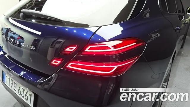 Genesis G70 — Фото автомобиля 21