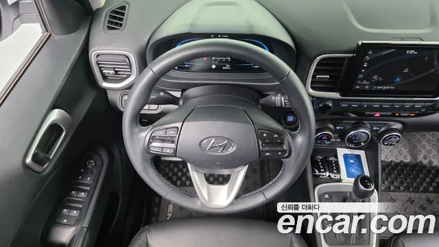 Hyundai Venue — Фото автомобиля 13