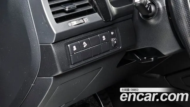 KG_Mobility_Ssangyong Rexton Новый Rexton Sport Khan Дизель 2.2 4WD — Фото автомобиля 12