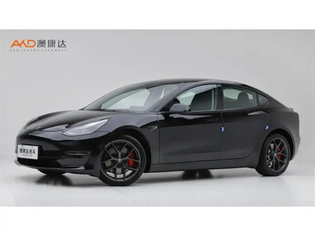 Фотография автомобиля — Tesla Model 3