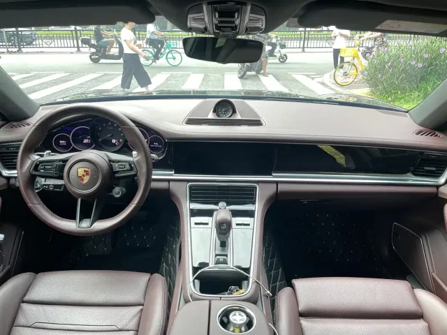 Porsche Panamera — Фото автомобиля 12