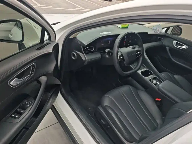 Roewe D7 — Фото автомобиля 15