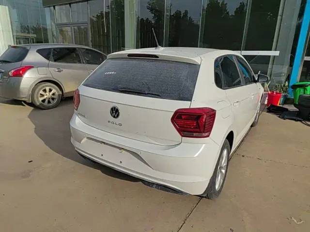 Volkswagen Polo — Фото автомобиля 6