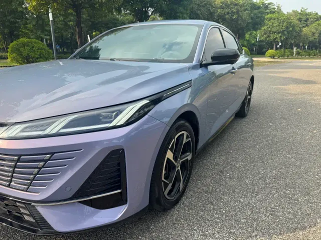 Changan Eado — Фото автомобиля 9