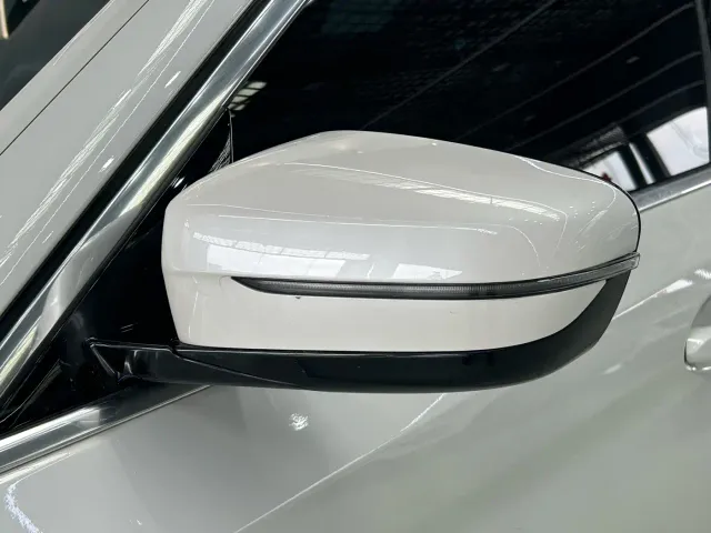 BMW 5 Series — Фото автомобиля 14