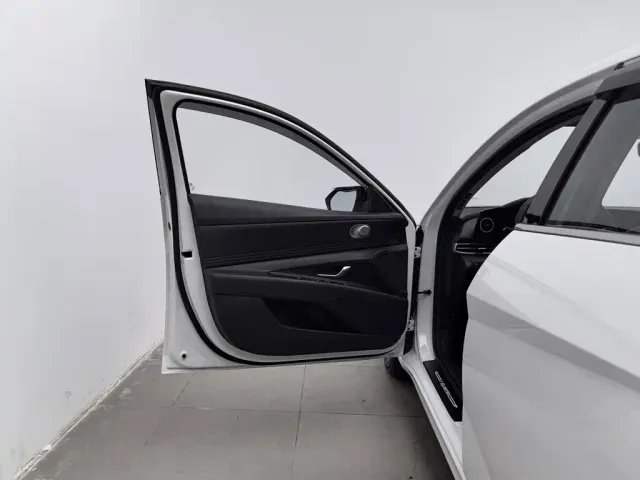 Hyundai Elantra — Фото автомобиля 8