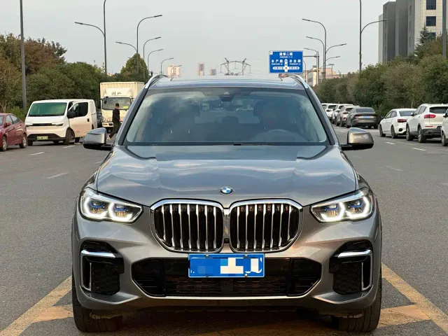 BMW X5 — Фото автомобиля 2