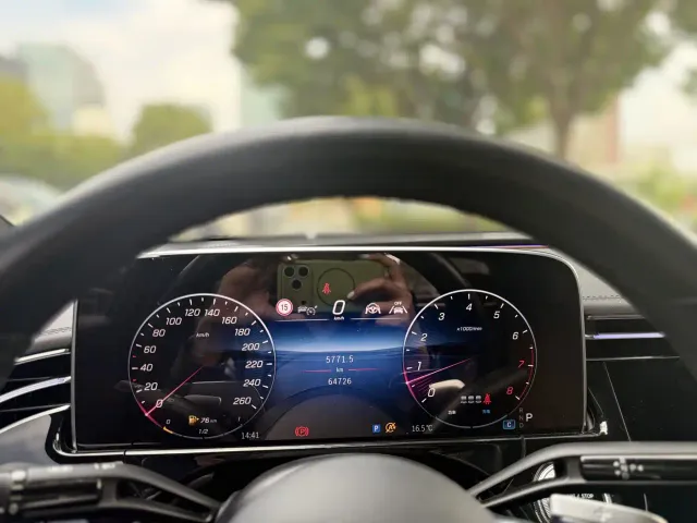 Mercedes-Benz E-Class — Фото автомобиля 17
