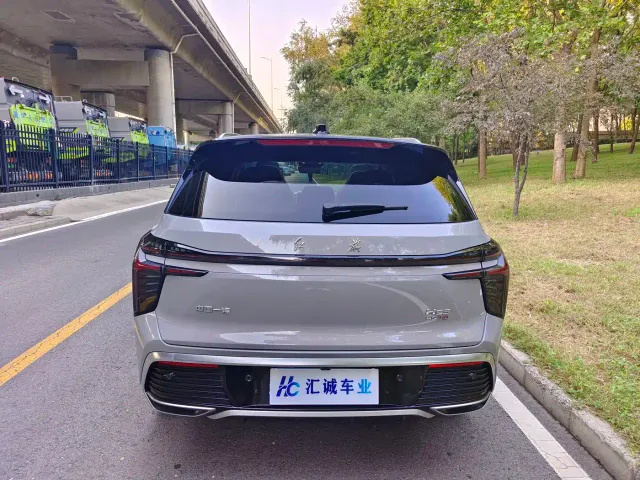 Hongqi HS3 — Фото автомобиля 4