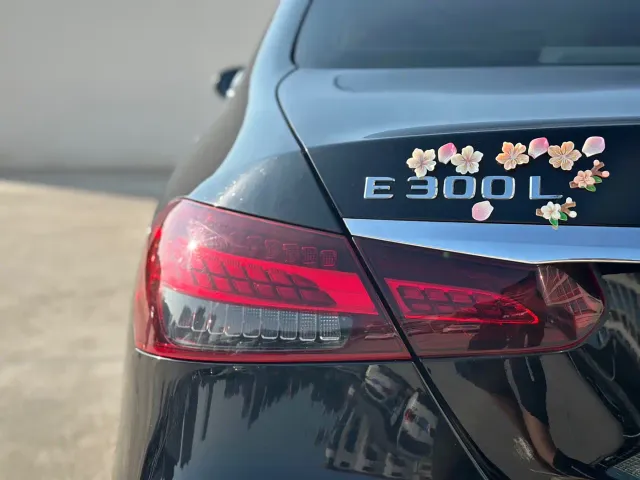 Mercedes-Benz E-Class — Фото автомобиля 22