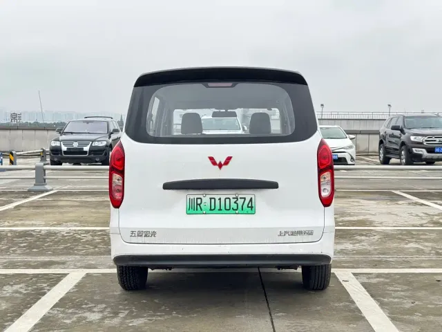 Wuling Hongguang — Фото автомобиля 14