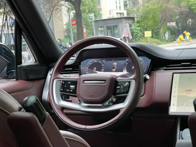Land Rover Range Rover — Фото автомобиля 13
