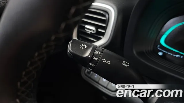 Hyundai Venue — Фото автомобиля 28