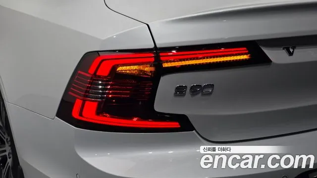 Volvo S90 — Фото автомобиля 8
