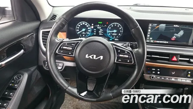 Kia Seltos — Фото автомобиля 13