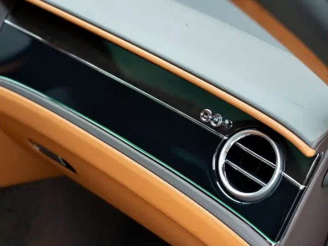 Bentley Flying Spur — Фото автомобиля 20