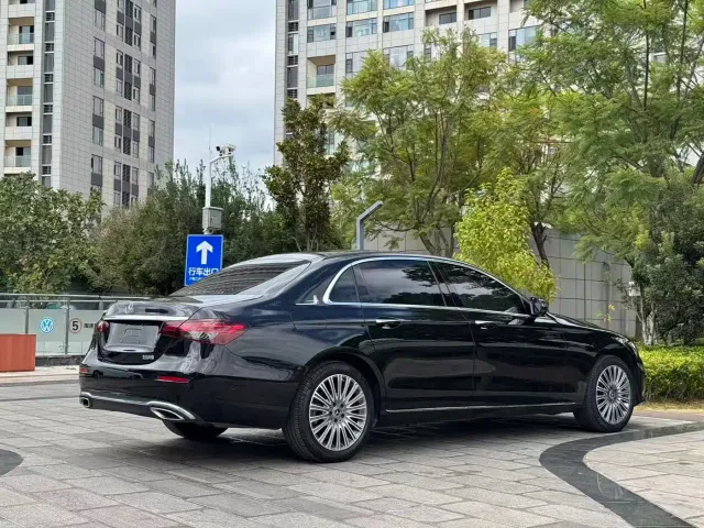 Mercedes-Benz E-Class — Фото автомобиля 9