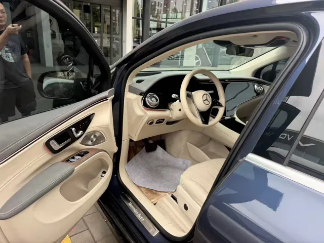 Mercedes-Benz EQS SUV — Фото автомобиля 5