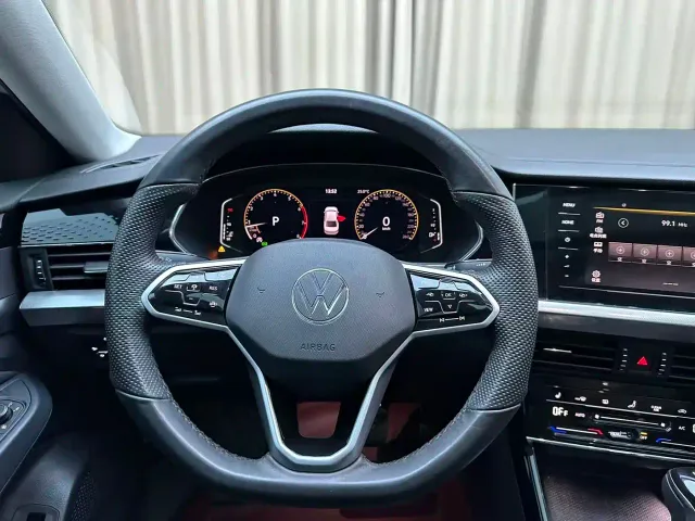Volkswagen Passat — Фото автомобиля 18