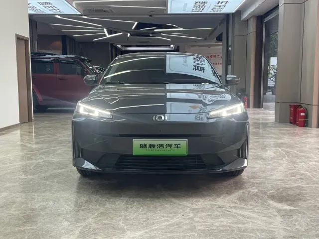 Changan Qiyuan A05 — Фото автомобиля 2