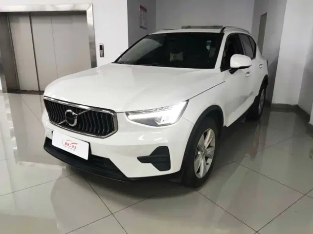 Фотография автомобиля — Volvo XC40