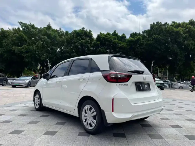 Honda Fit — Фото автомобиля 5