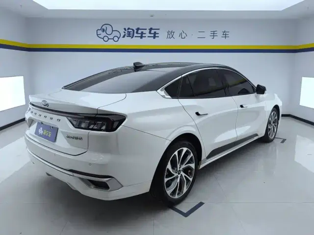 Ford Mondeo — Фото автомобиля 3