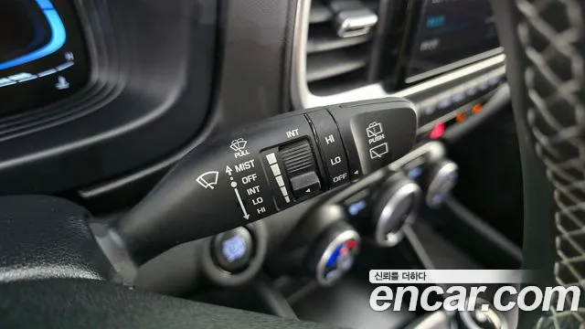 Hyundai Venue — Фото автомобиля 26
