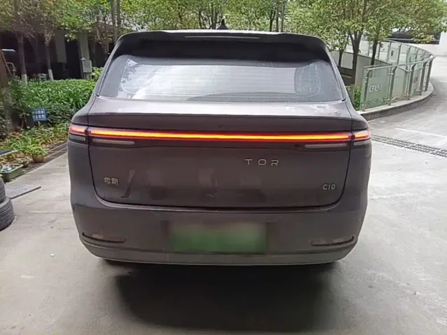 Leapmotor C10 — Фото автомобиля 5